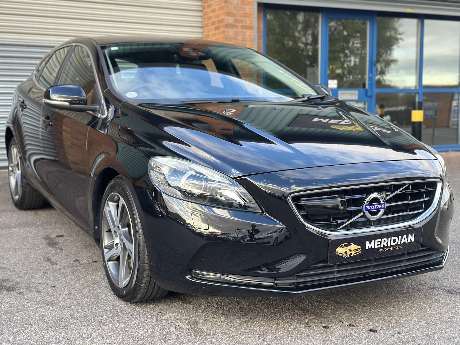 Used Volvo V40 2015 for sale - 76394042: Photo 4