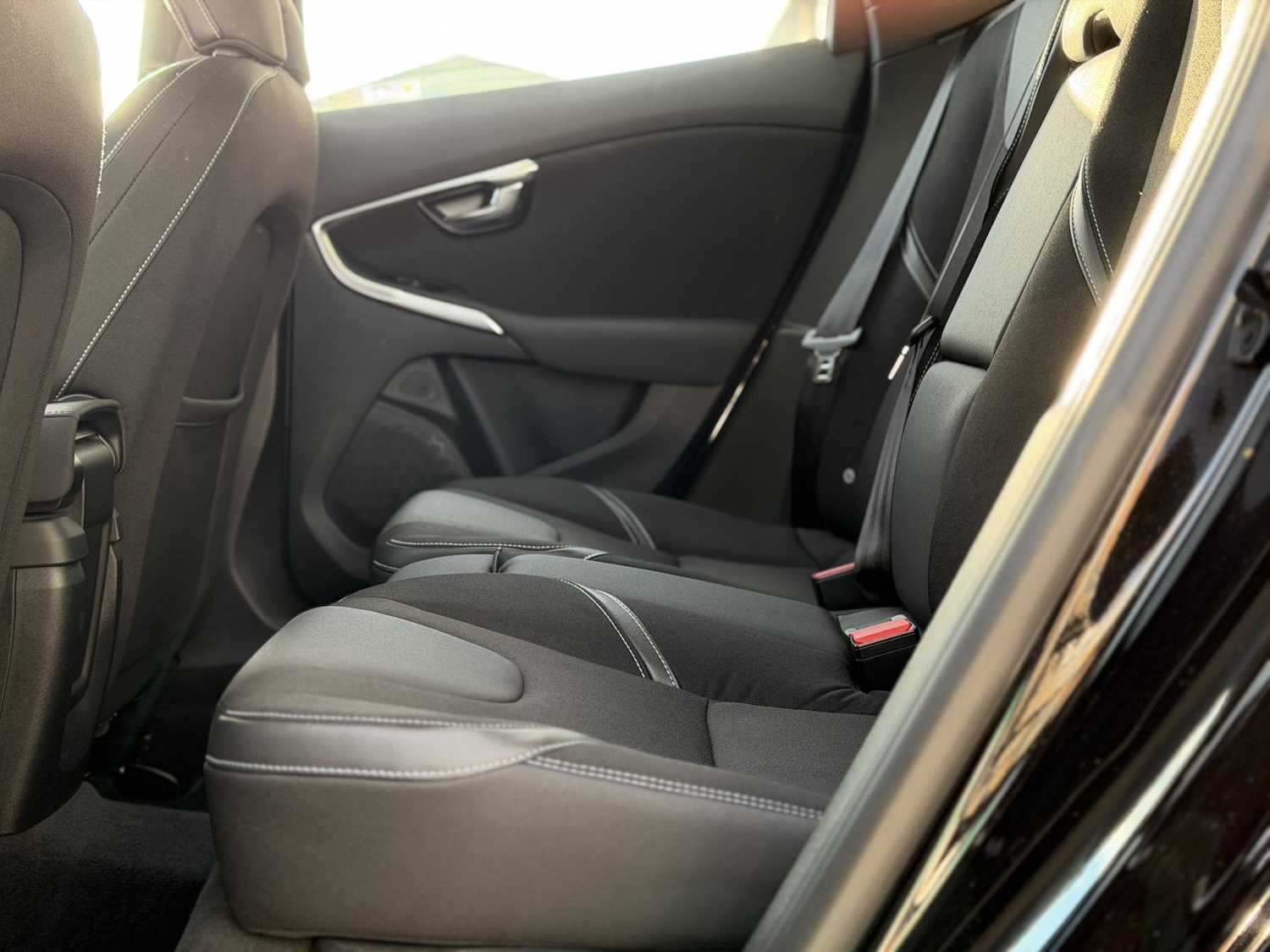 Used Volvo V40 2015 for sale - 76394042: Photo 40