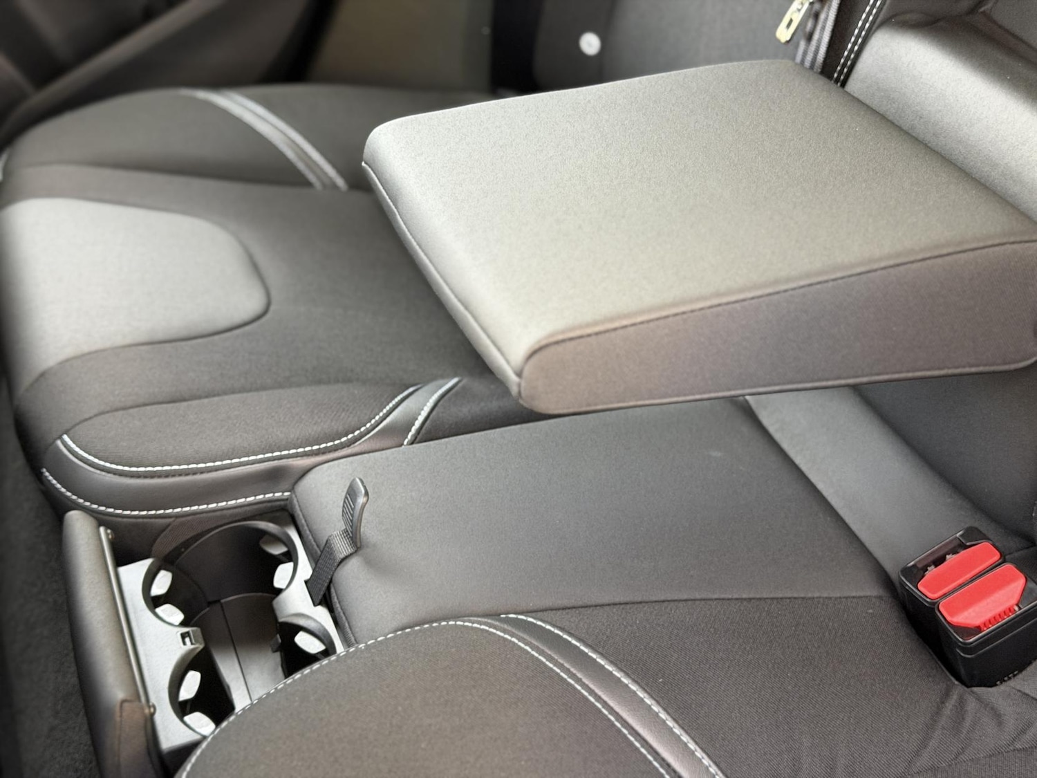 Used Volvo V40 2015 for sale - 76394042: Photo 41