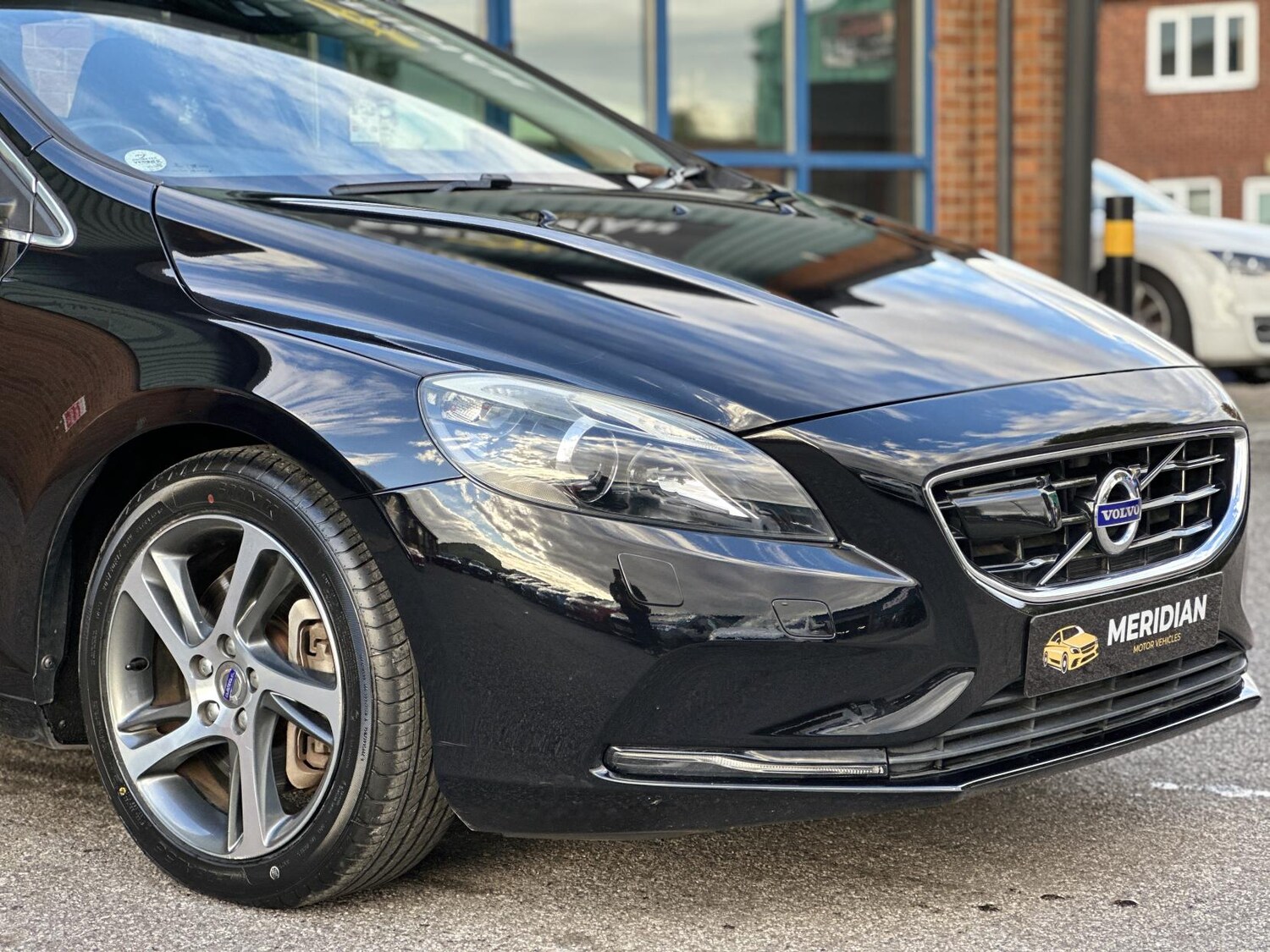 Used Volvo V40 2015 for sale - 76394042: Photo 6