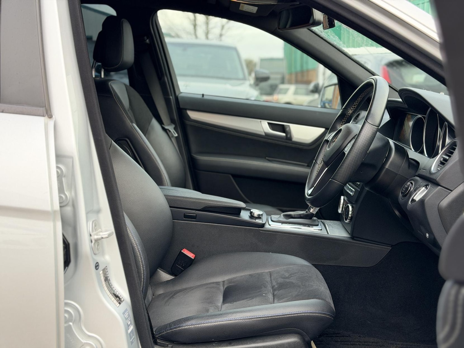 Used Mercedes-Benz C Class 2014 for sale - 77210677: Photo 7