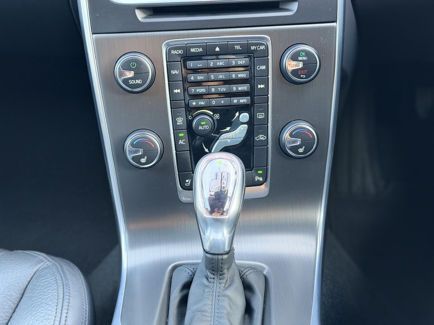 Used Volvo V60 2013 for sale - 77525277: Photo 27