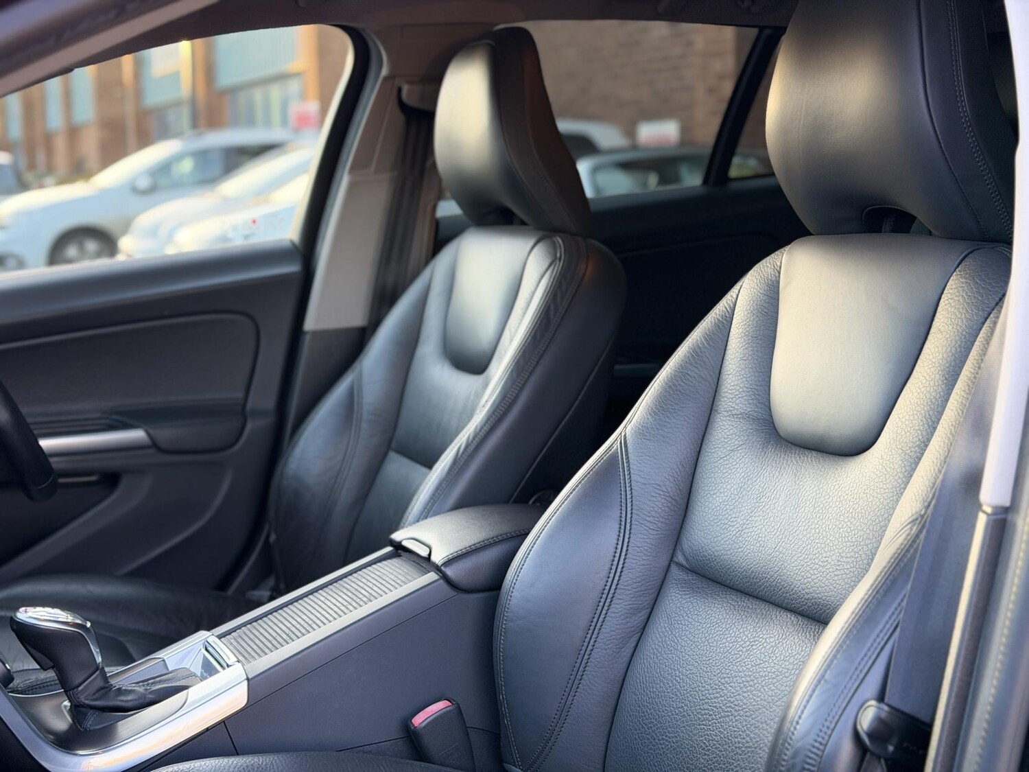 Used Volvo V60 2013 for sale - 77525277: Photo 31