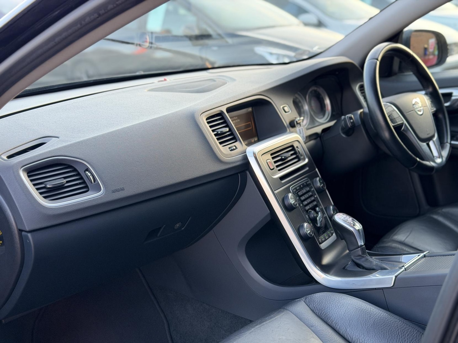 Used Volvo V60 2013 for sale - 77525277: Photo 34