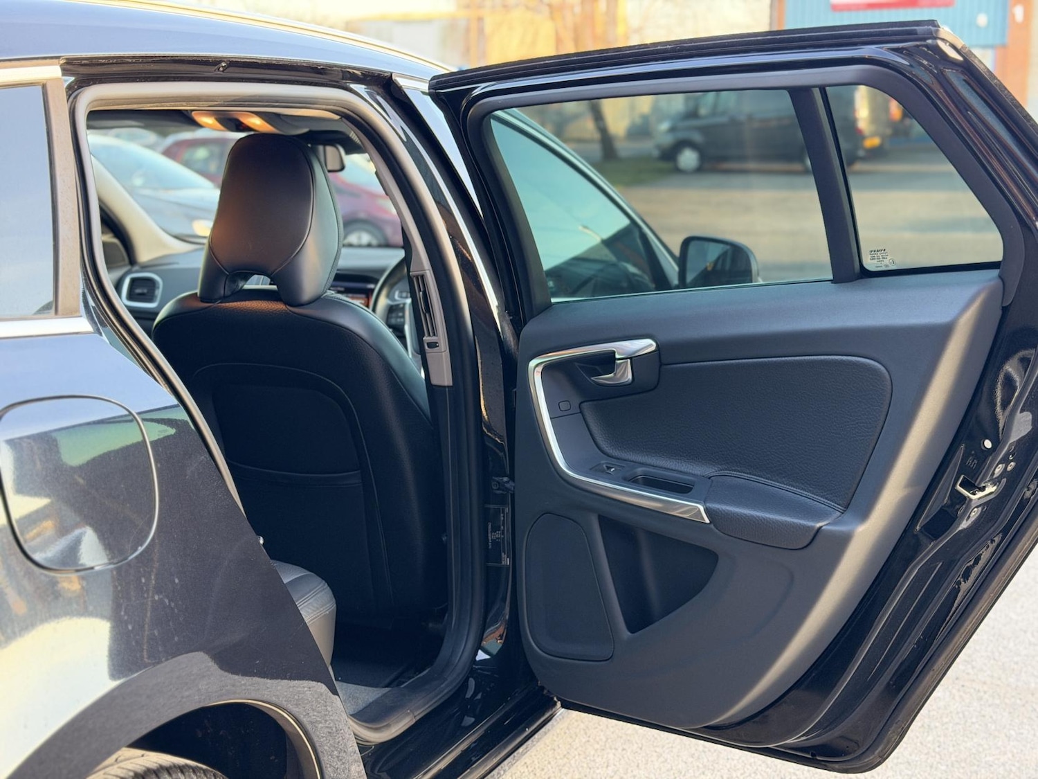 Used Volvo V60 2013 for sale - 77525277: Photo 35