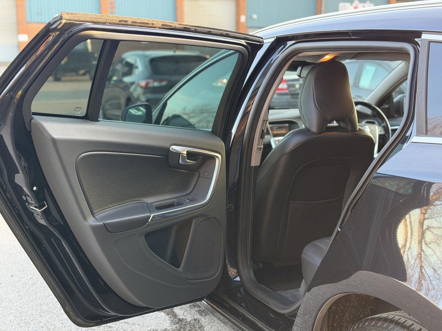 Used Volvo V60 2013 for sale - 77525277: Photo 39