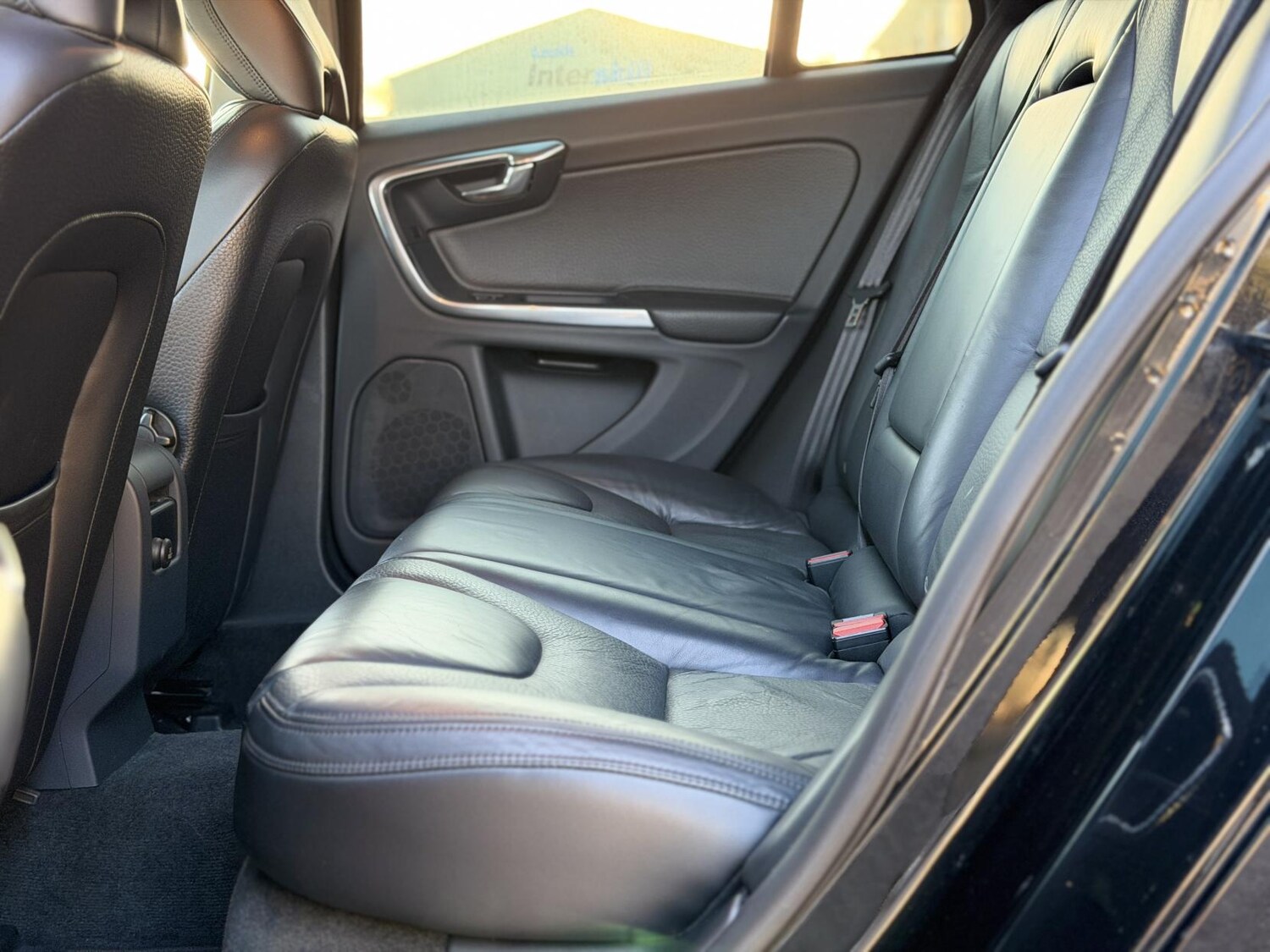 Used Volvo V60 2013 for sale - 77525277: Photo 41