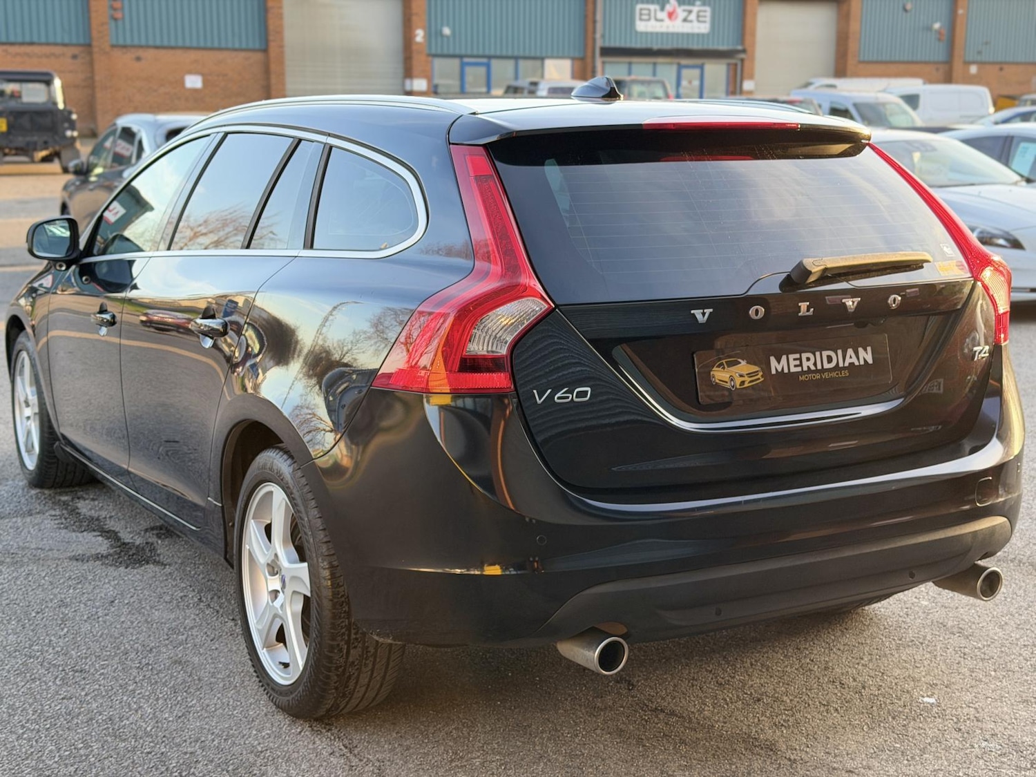 Used Volvo V60 2013 for sale - 77525277: Photo 9