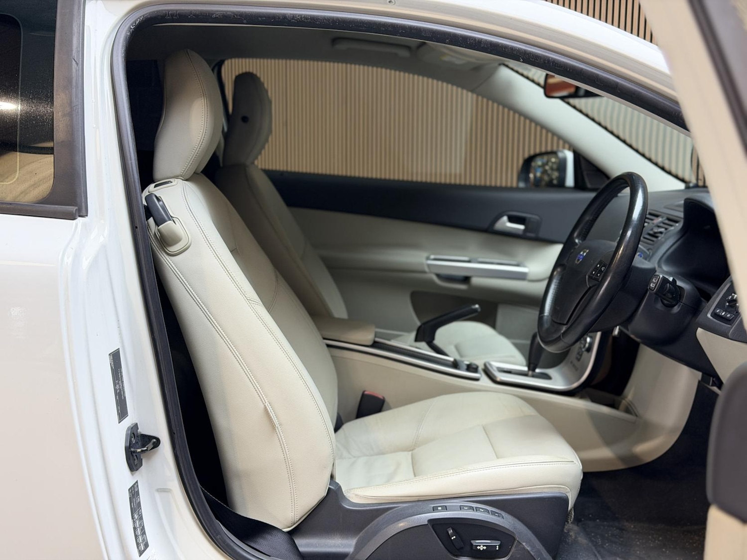 Used Volvo C30 2011 for sale - 78184142: Photo 10