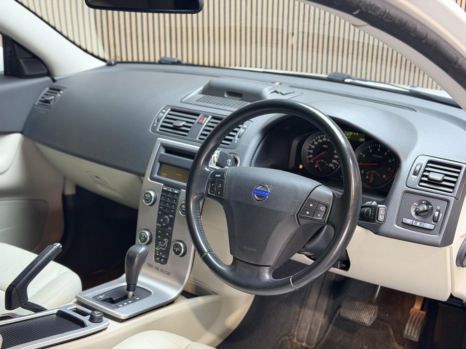 Used Volvo C30 2011 for sale - 78184142: Photo 11