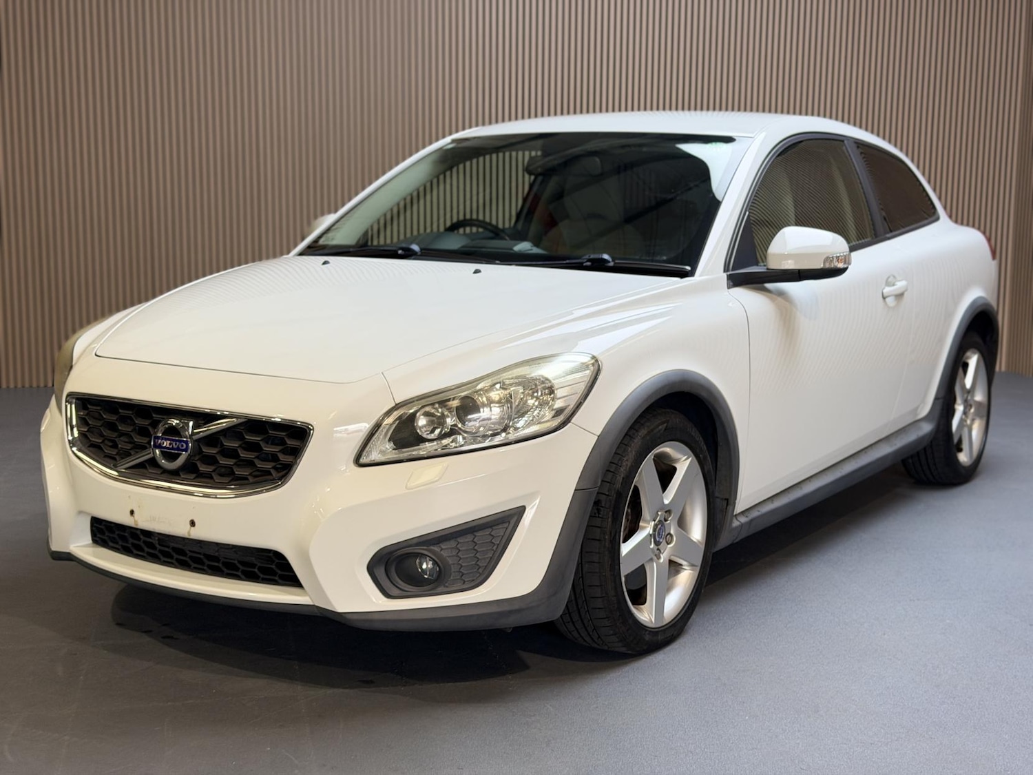 Used Volvo C30 2011 for sale - 78184142: Photo 3