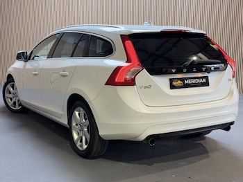 Used Volvo V60 2015 for sale - 78232714: Photo