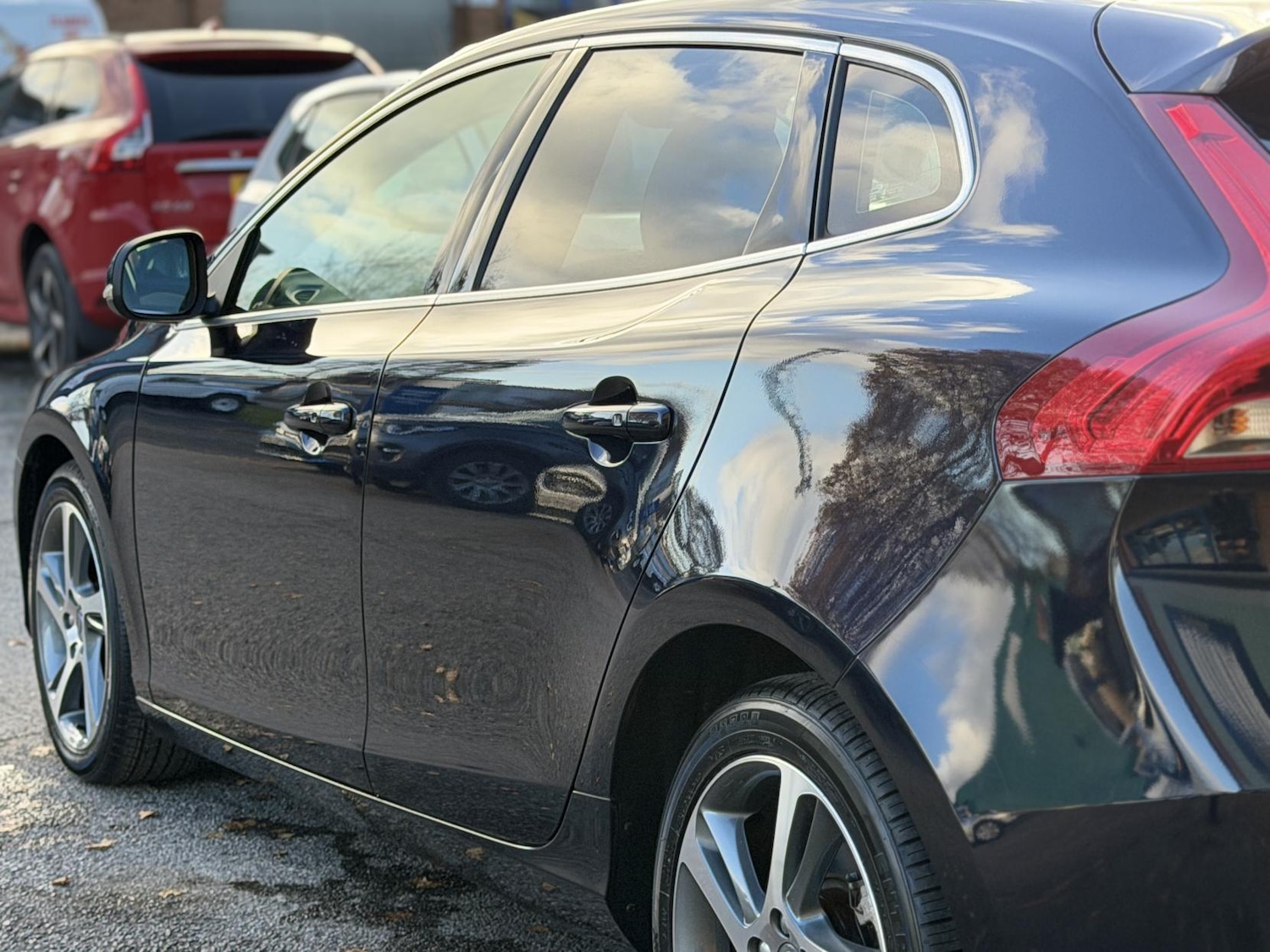 Used Volvo V40 2015 for sale - 76606437: Photo 14