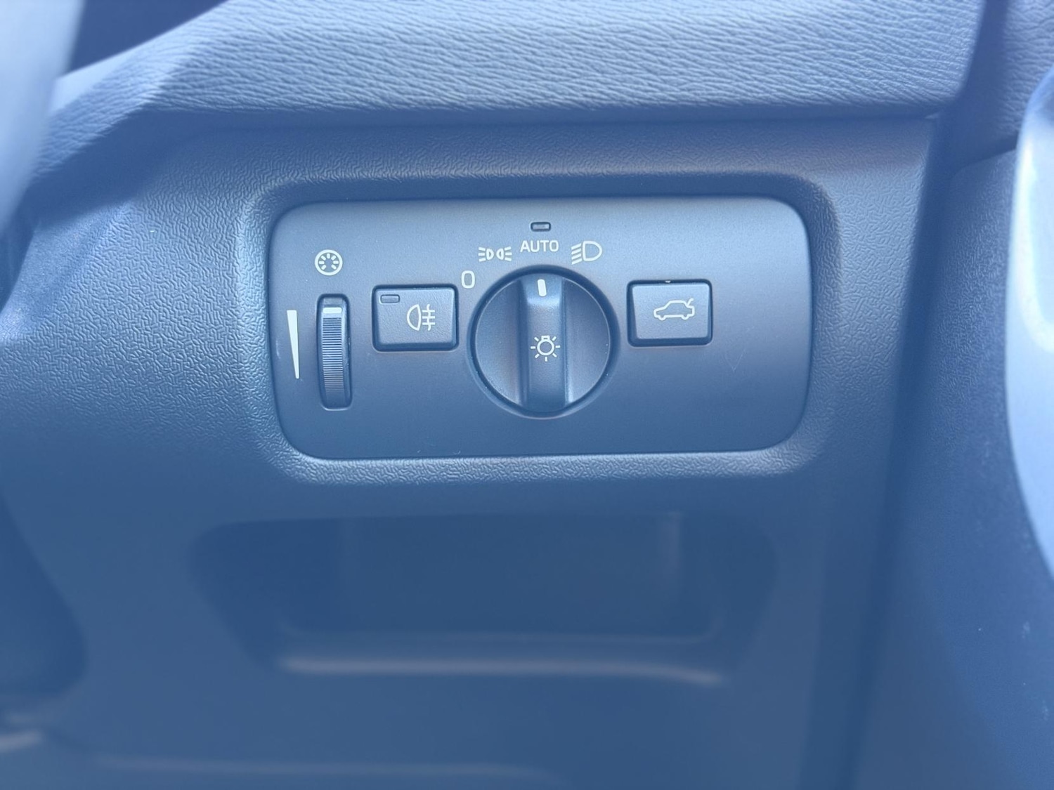 Used Volvo V40 2015 for sale - 76606437: Photo 21