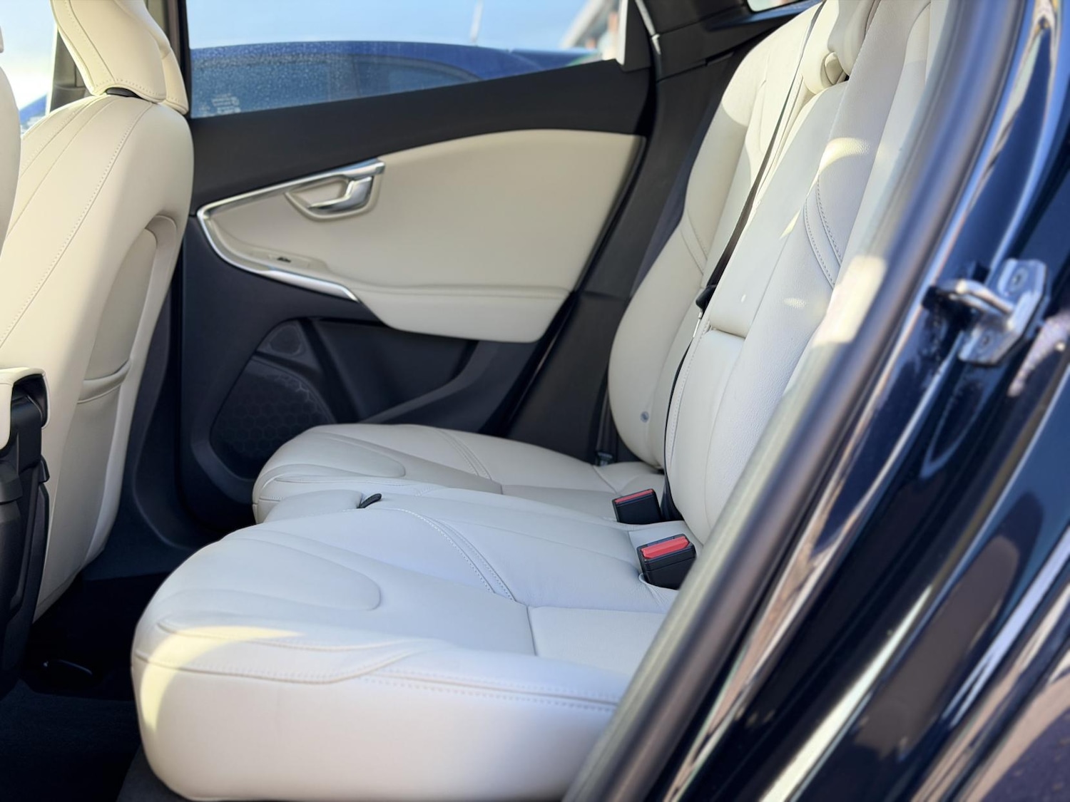 Used Volvo V40 2015 for sale - 76606437: Photo 33