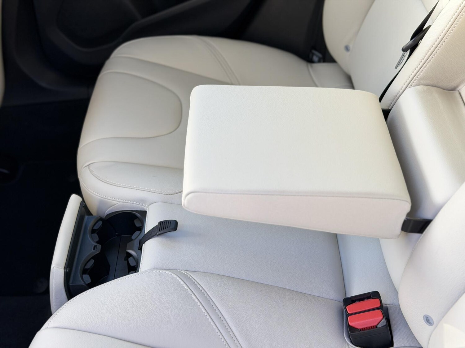 Used Volvo V40 2015 for sale - 76606437: Photo 37