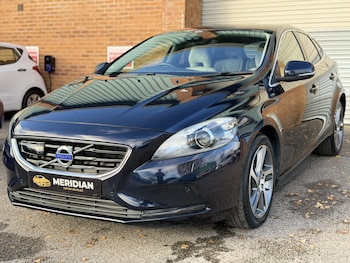 Used Volvo V40 2015 for sale - 76606437: Photo