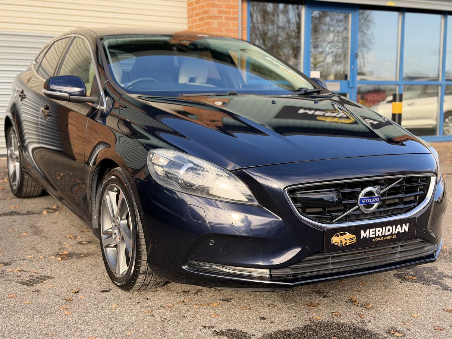 Used Volvo V40 2015 for sale - 76606437: Photo 5