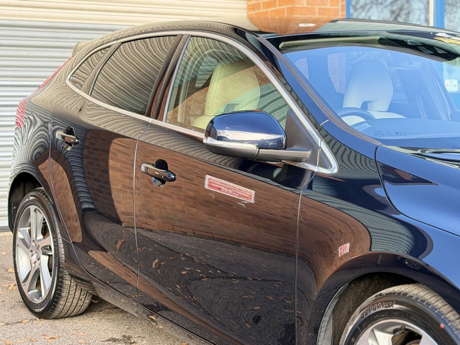 Used Volvo V40 2015 for sale - 76606437: Photo 6