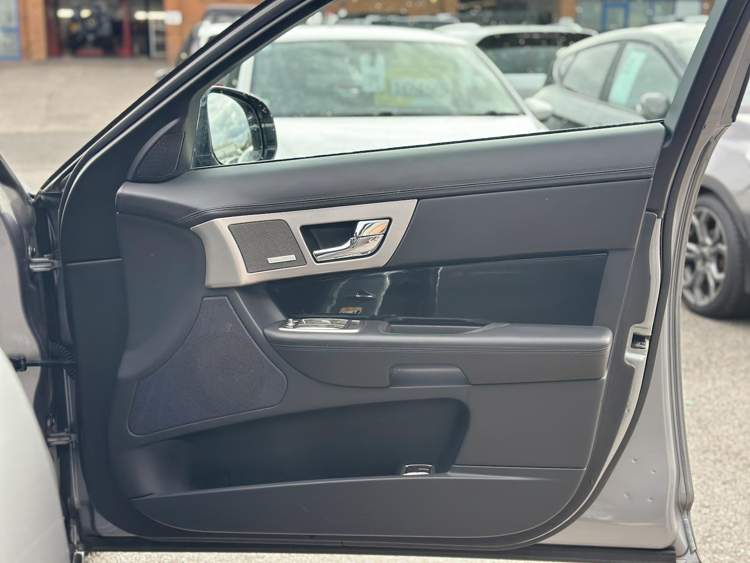 Used Jaguar XF 2011 for sale - 76196983: Photo 13