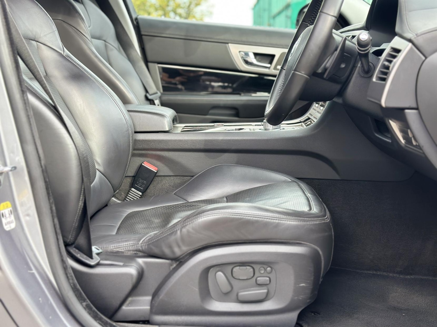 Used Jaguar XF 2011 for sale - 76196983: Photo 15