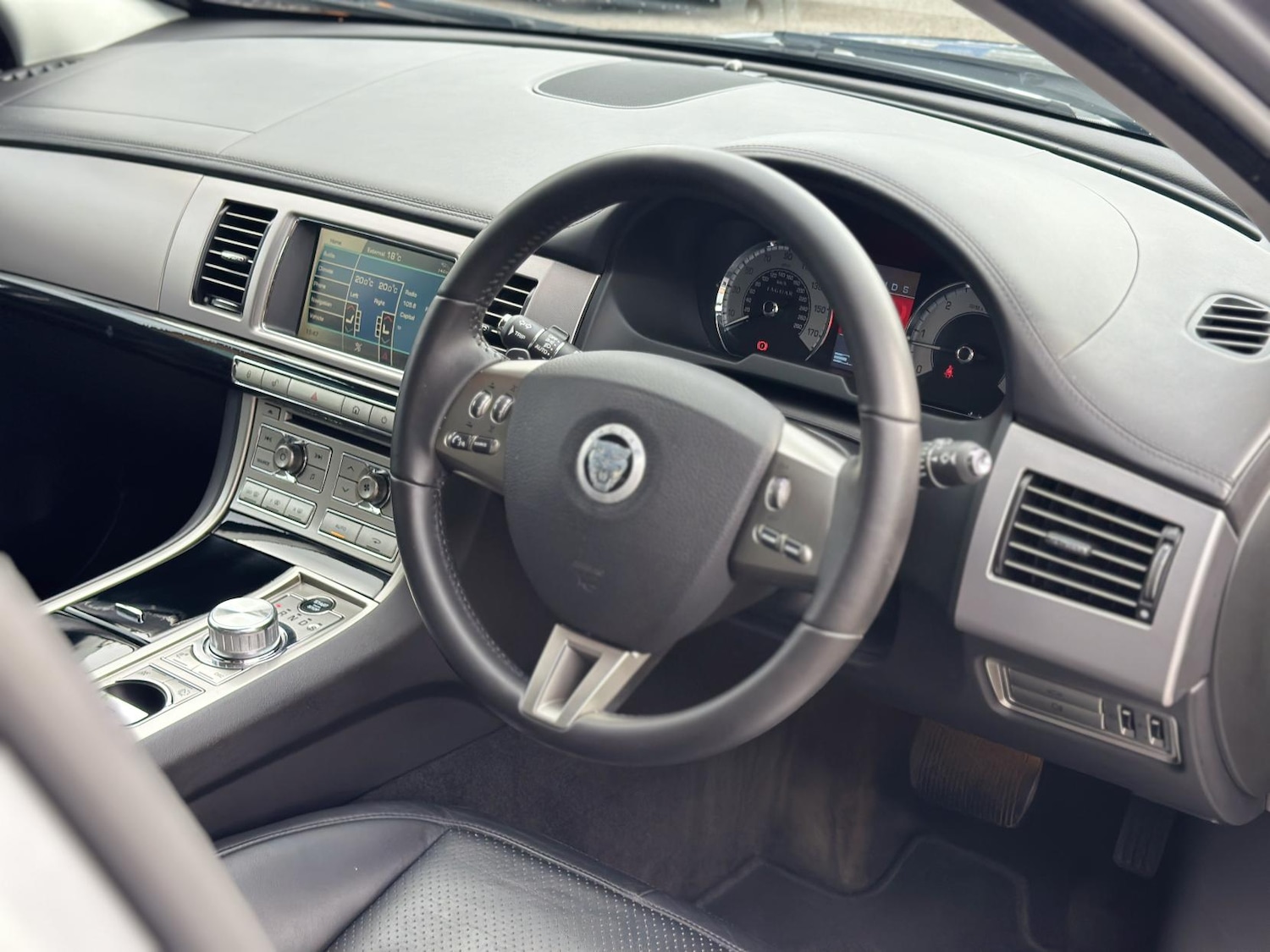 Used Jaguar XF 2011 for sale - 76196983: Photo 16
