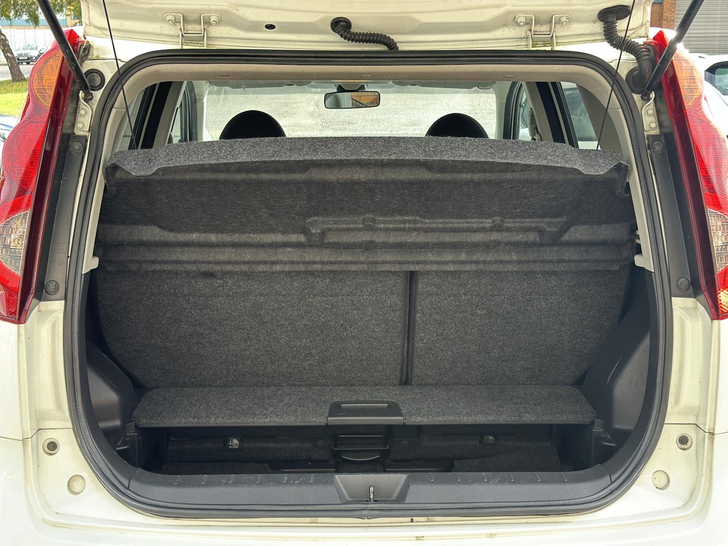 Used Nissan Note 2011 for sale - 76172717: Photo 14