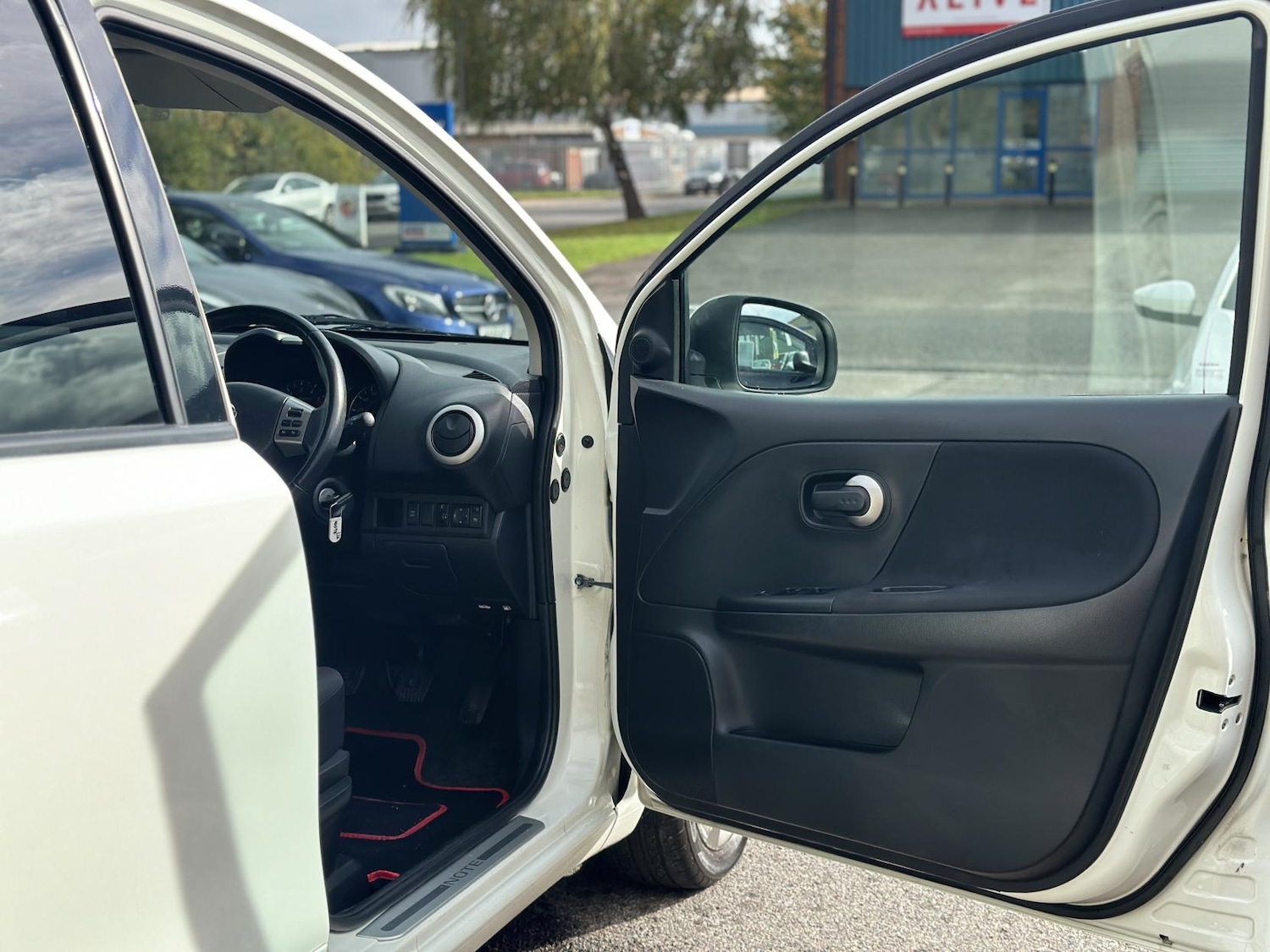 Used Nissan Note 2011 for sale - 76172717: Photo 15