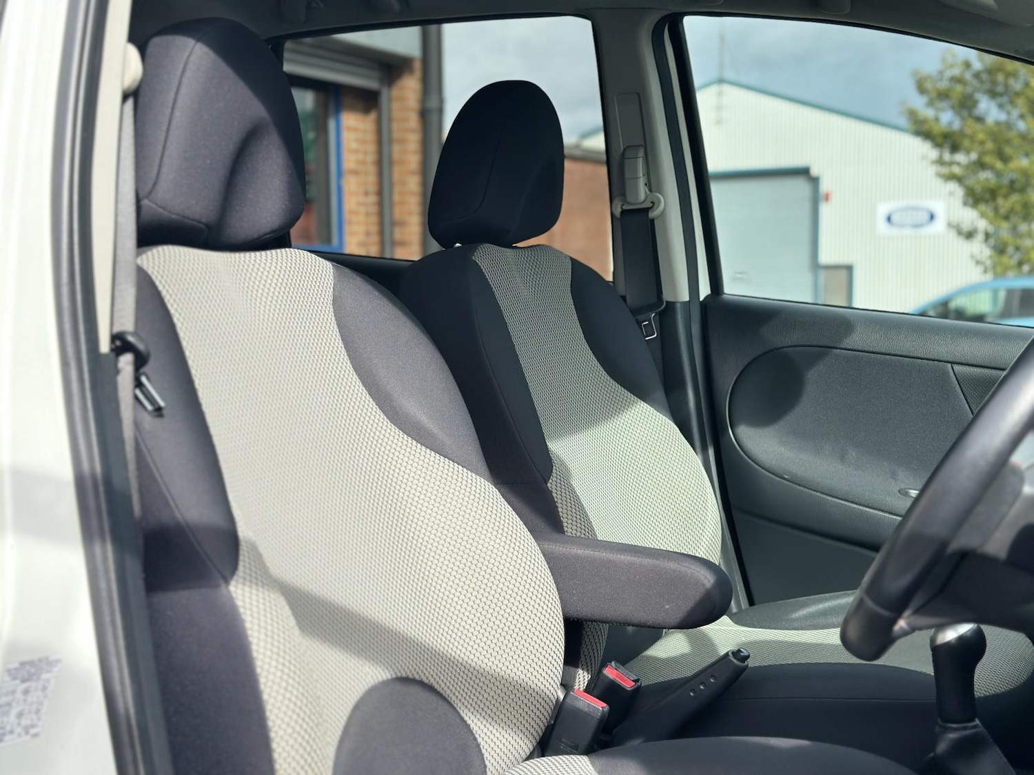 Used Nissan Note 2011 for sale - 76172717: Photo 17