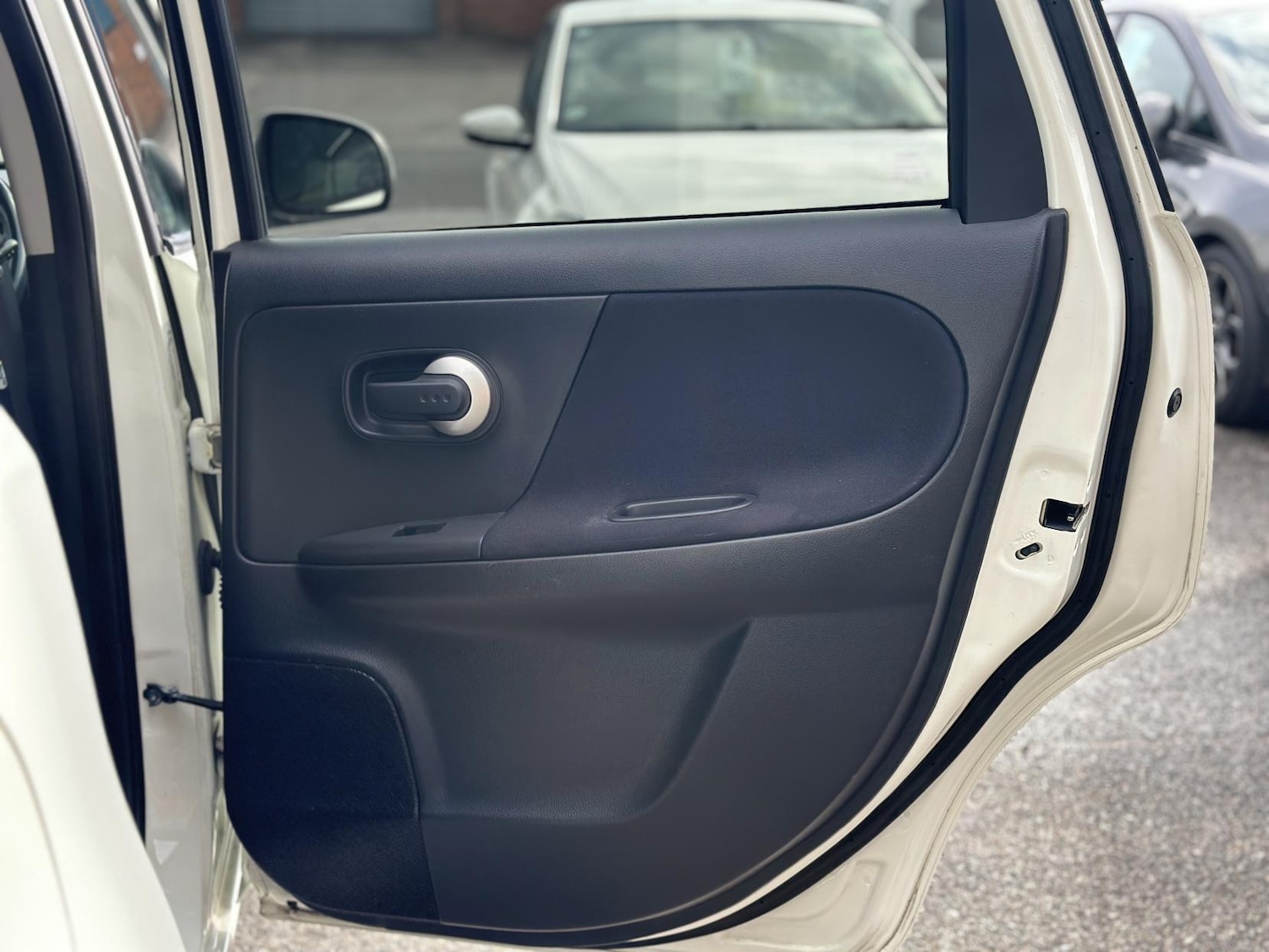 Used Nissan Note 2011 for sale - 76172717: Photo 33
