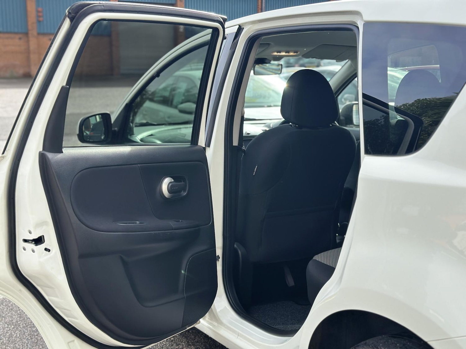 Used Nissan Note 2011 for sale - 76172717: Photo 36