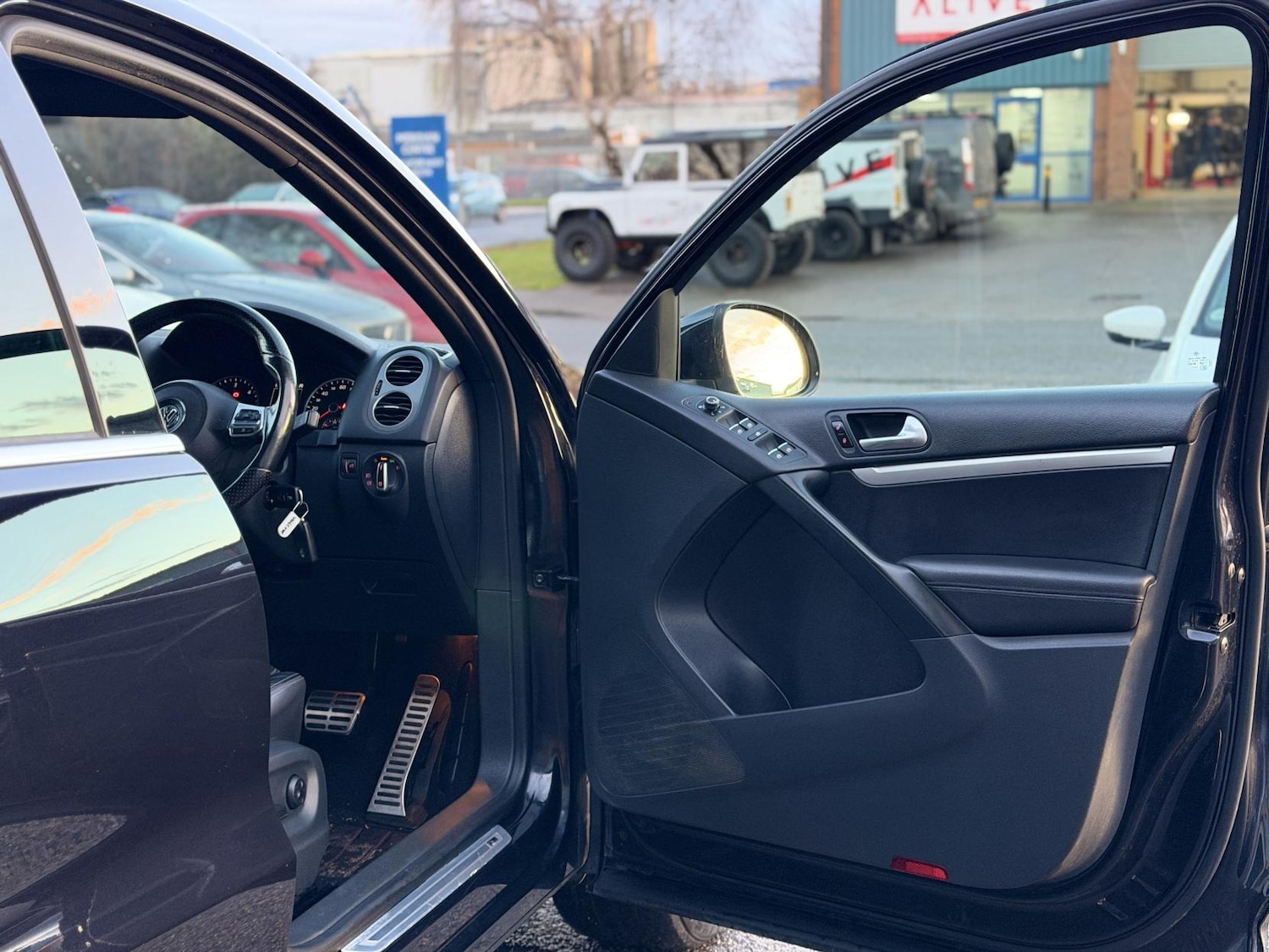 Used Volkswagen Tiguan 2015 for sale - 76741828: Photo 15