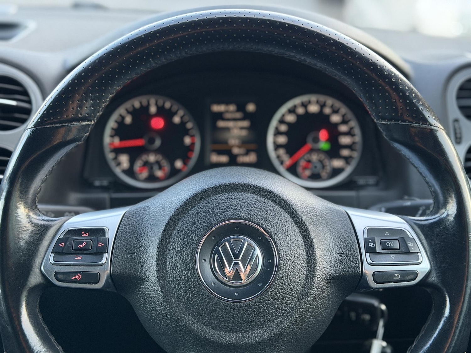 Used Volkswagen Tiguan 2015 for sale - 76741828: Photo 20