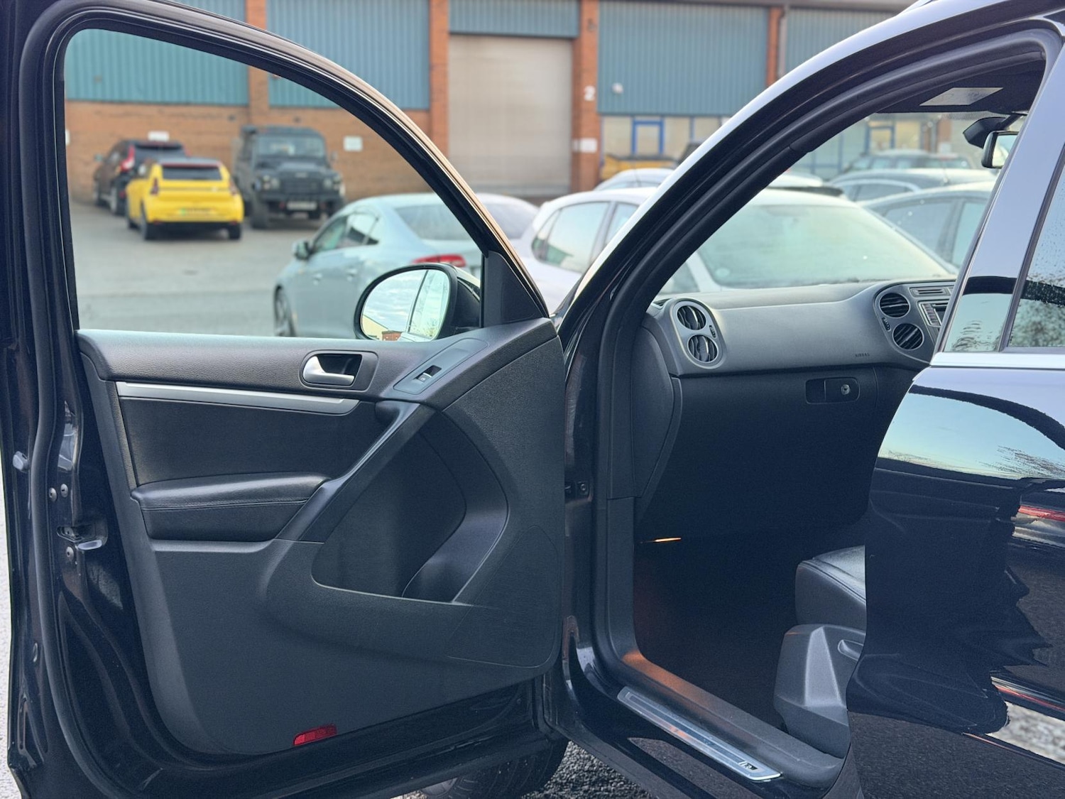 Used Volkswagen Tiguan 2015 for sale - 76741828: Photo 29