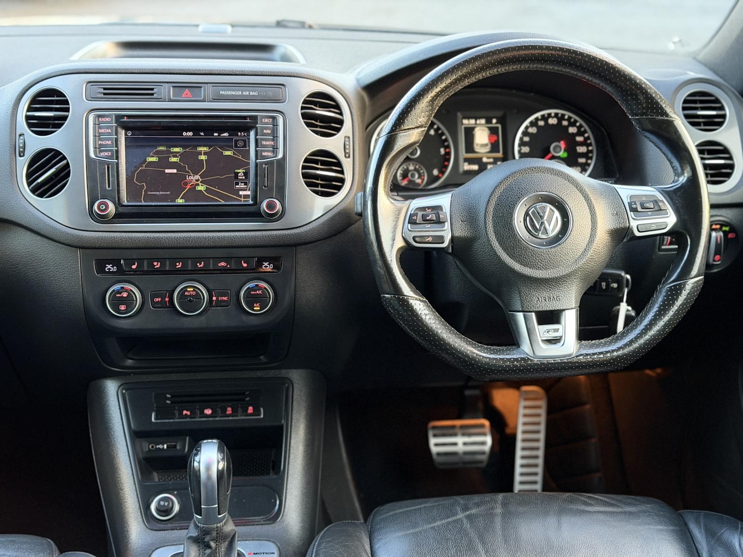 Used Volkswagen Tiguan 2015 for sale - 76741828: Photo 3