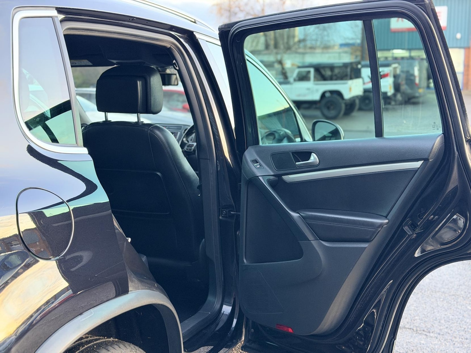 Used Volkswagen Tiguan 2015 for sale - 76741828: Photo 34