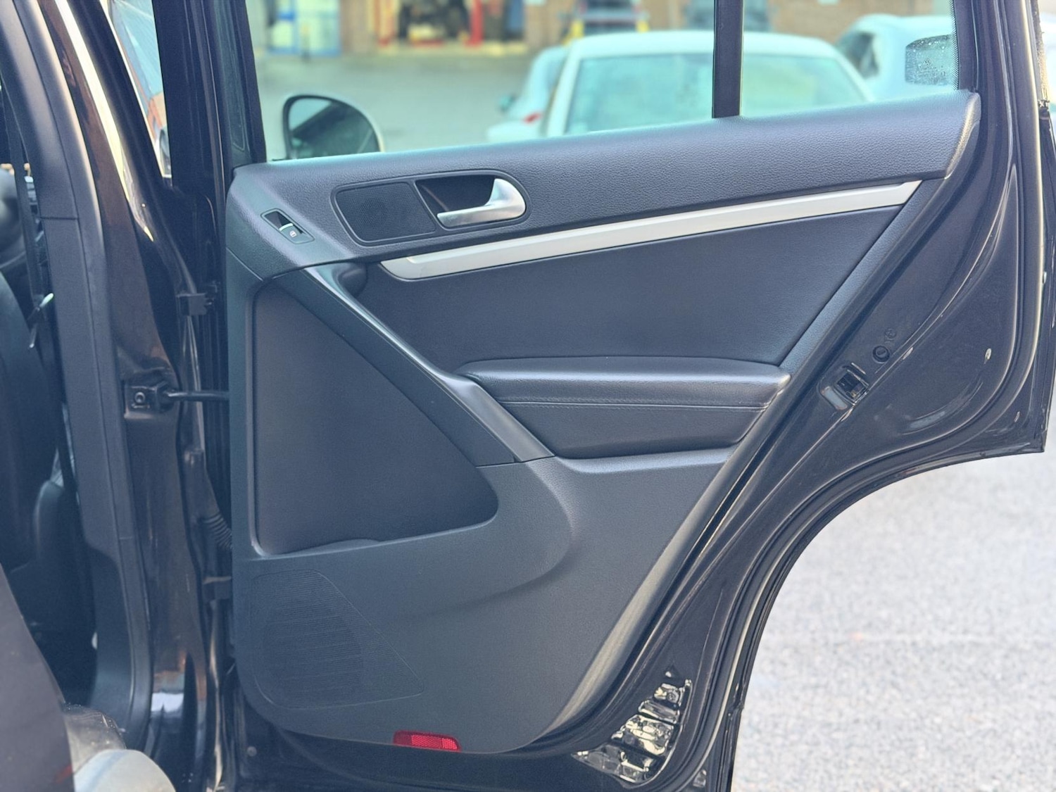 Used Volkswagen Tiguan 2015 for sale - 76741828: Photo 35