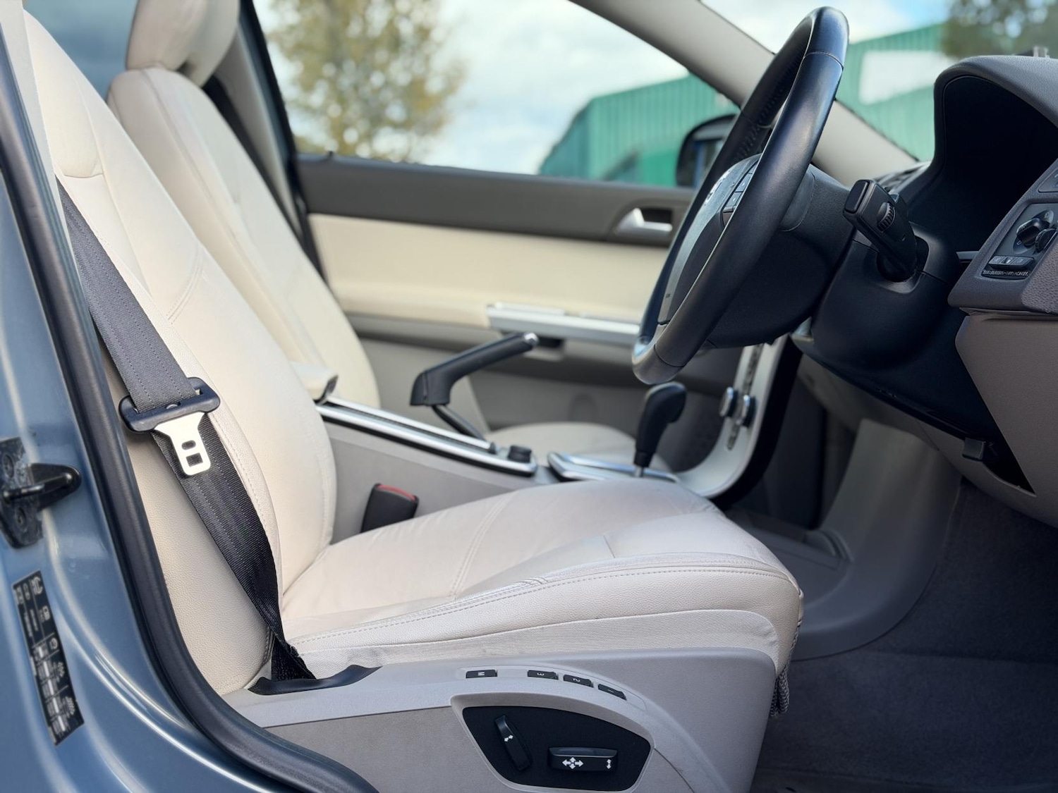 Used Volvo S40 2011 for sale - 76375742: Photo 17