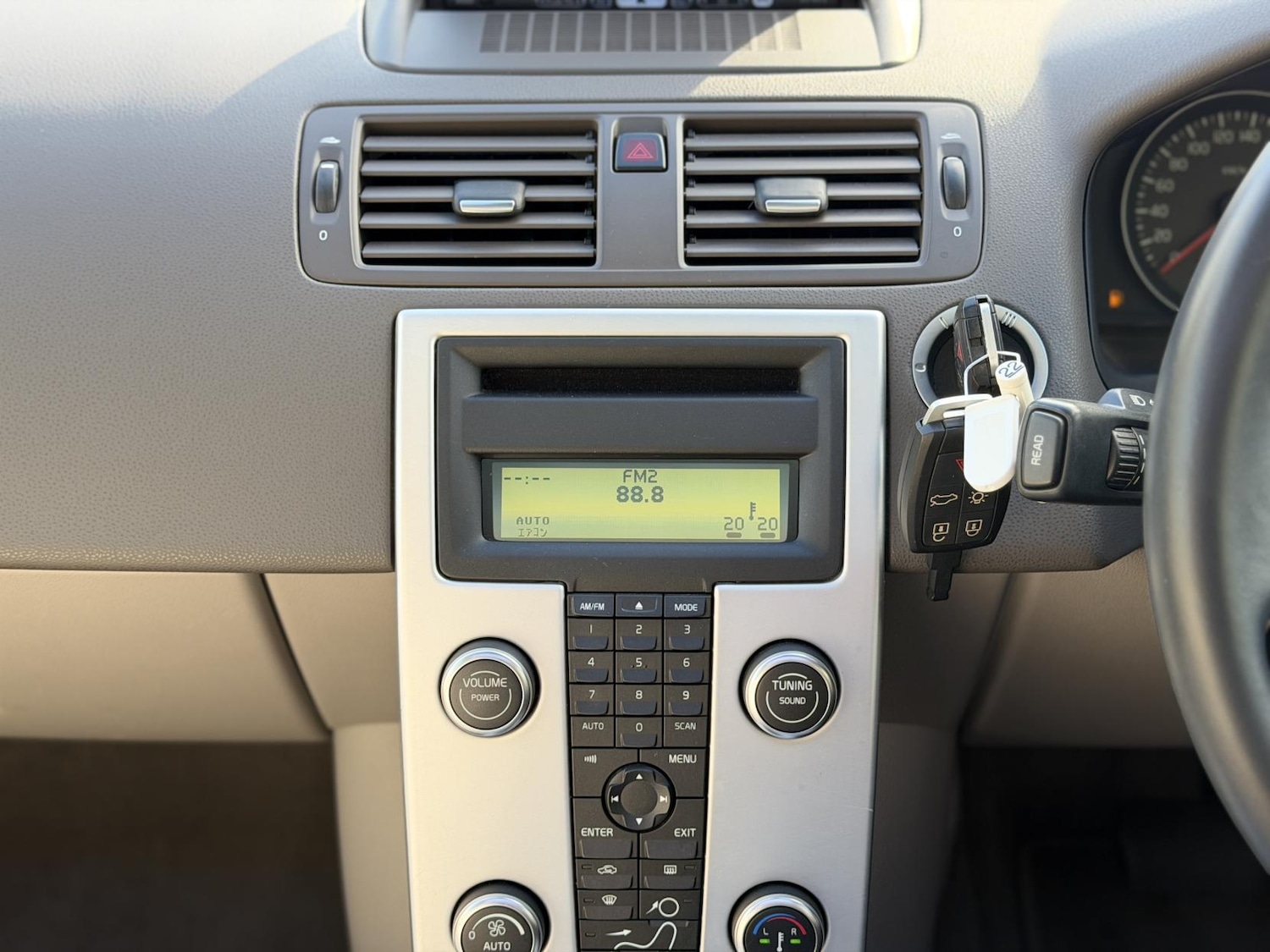 Used Volvo S40 2011 for sale - 76375742: Photo 24