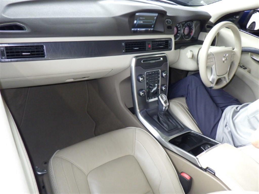 Used Volvo V70 2012 for sale - 77570236: Photo 2