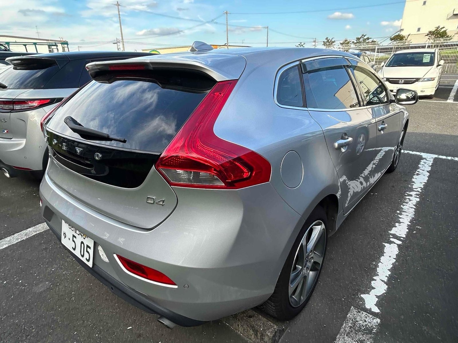 Used Volvo V40 2015 for sale - 77519421: Photo 2