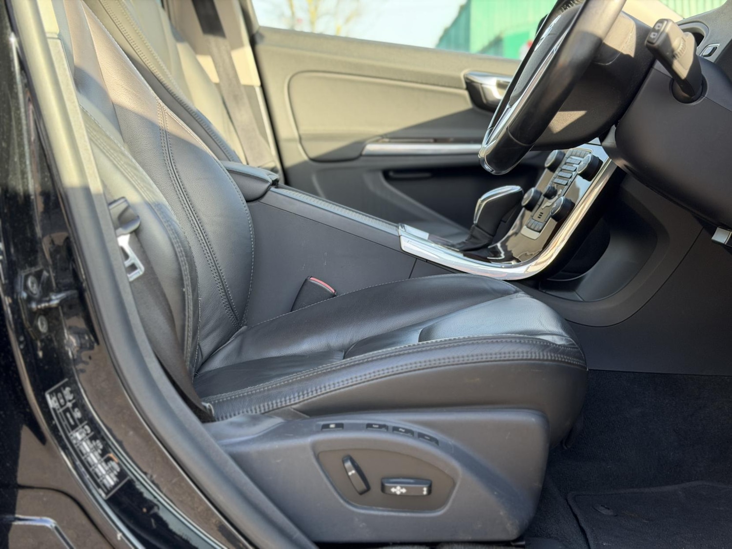 Used Volvo V60 2013 for sale - 77525251: Photo 18