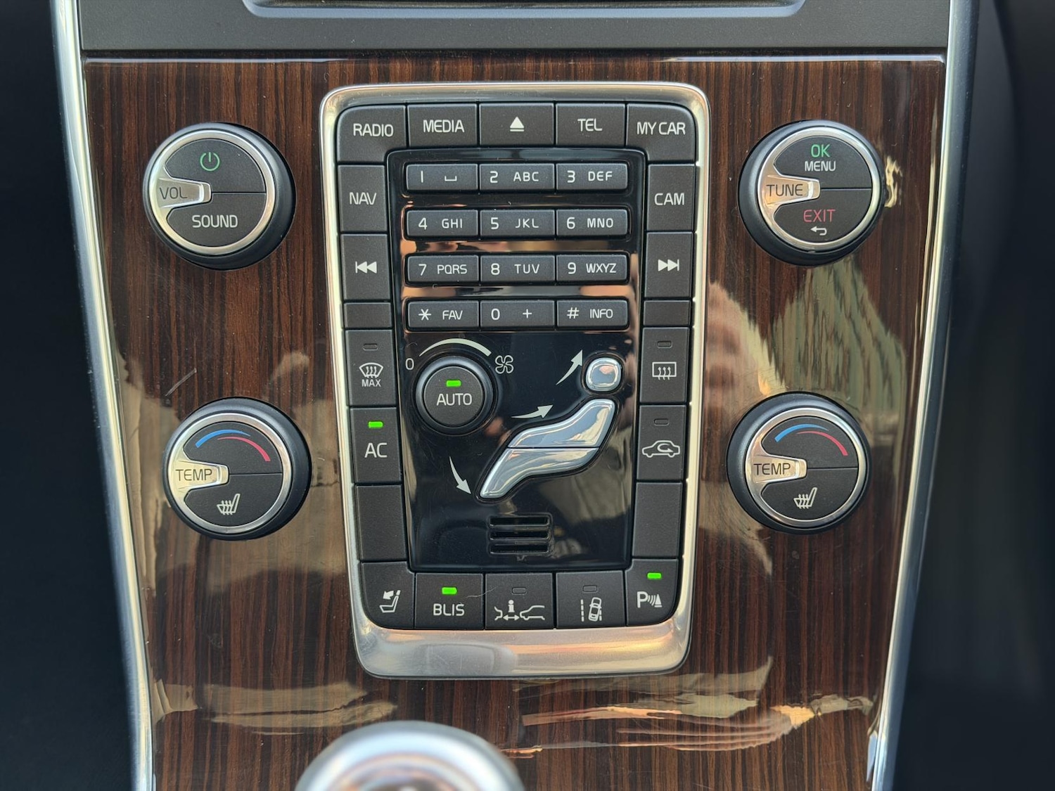 Used Volvo V60 2013 for sale - 77525251: Photo 28