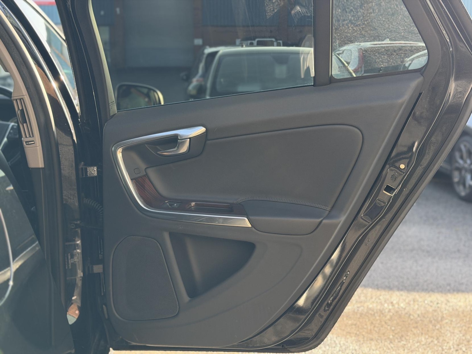 Used Volvo V60 2013 for sale - 77525251: Photo 36