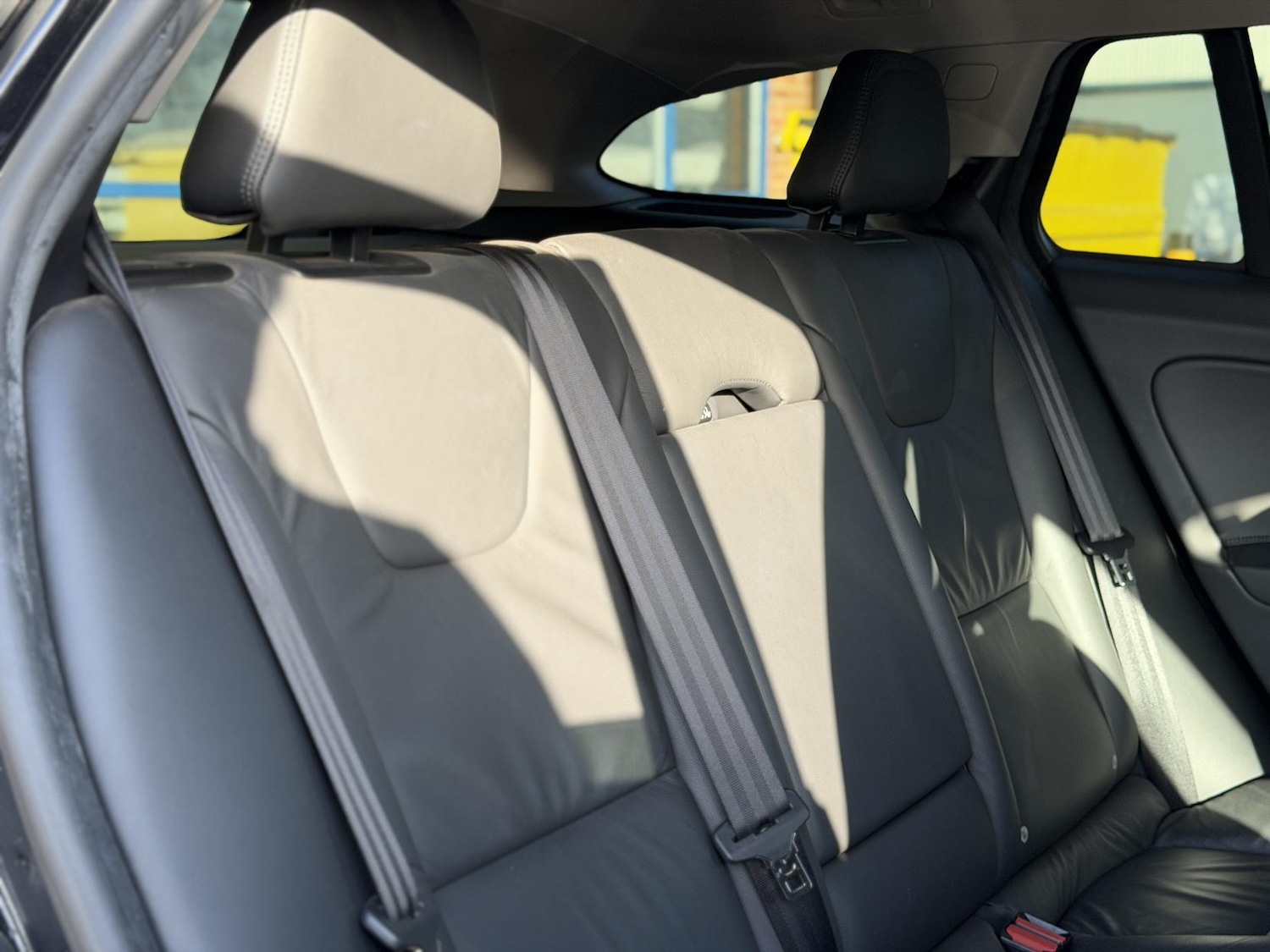 Used Volvo V60 2013 for sale - 77525251: Photo 37