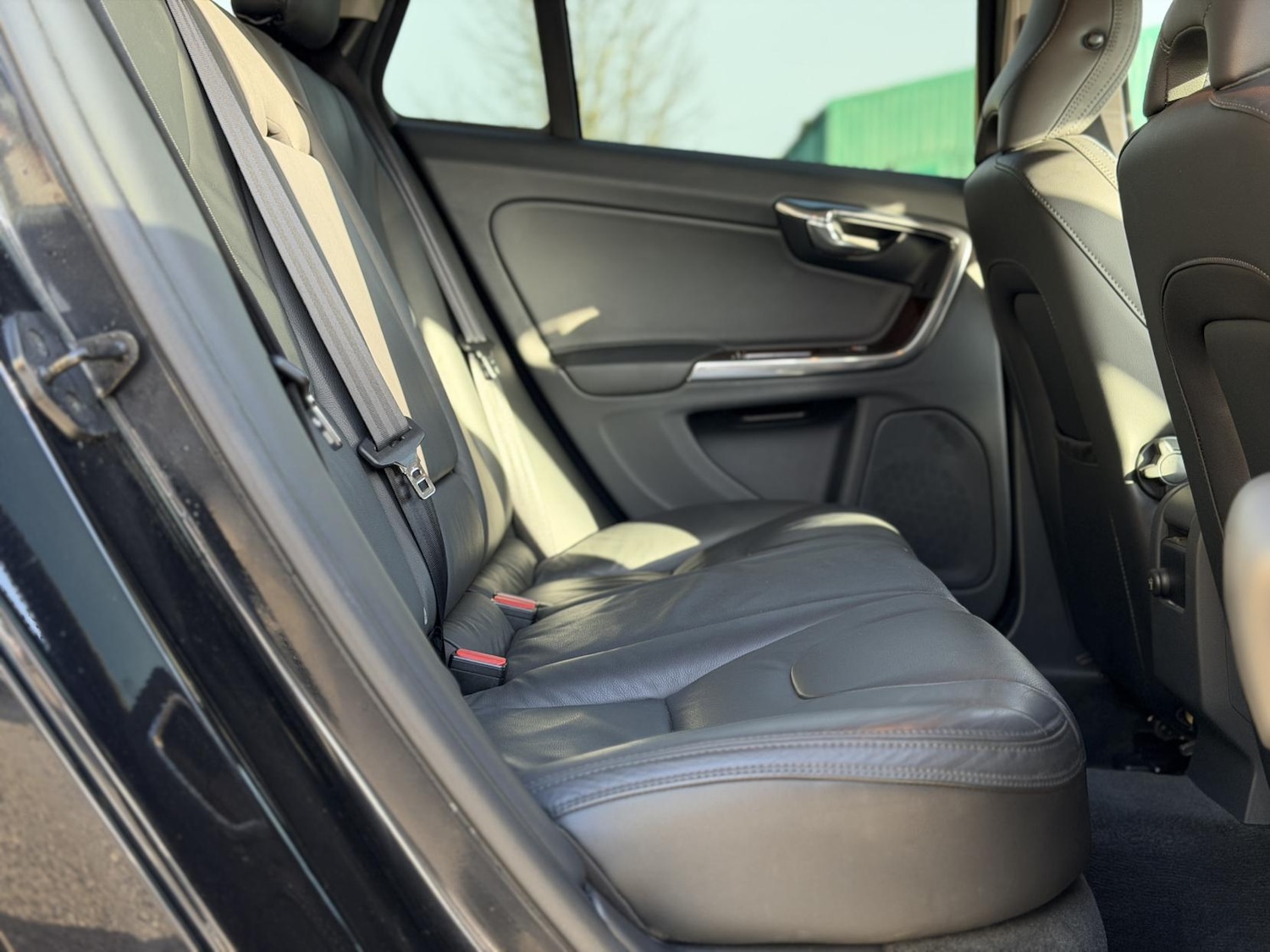 Used Volvo V60 2013 for sale - 77525251: Photo 38