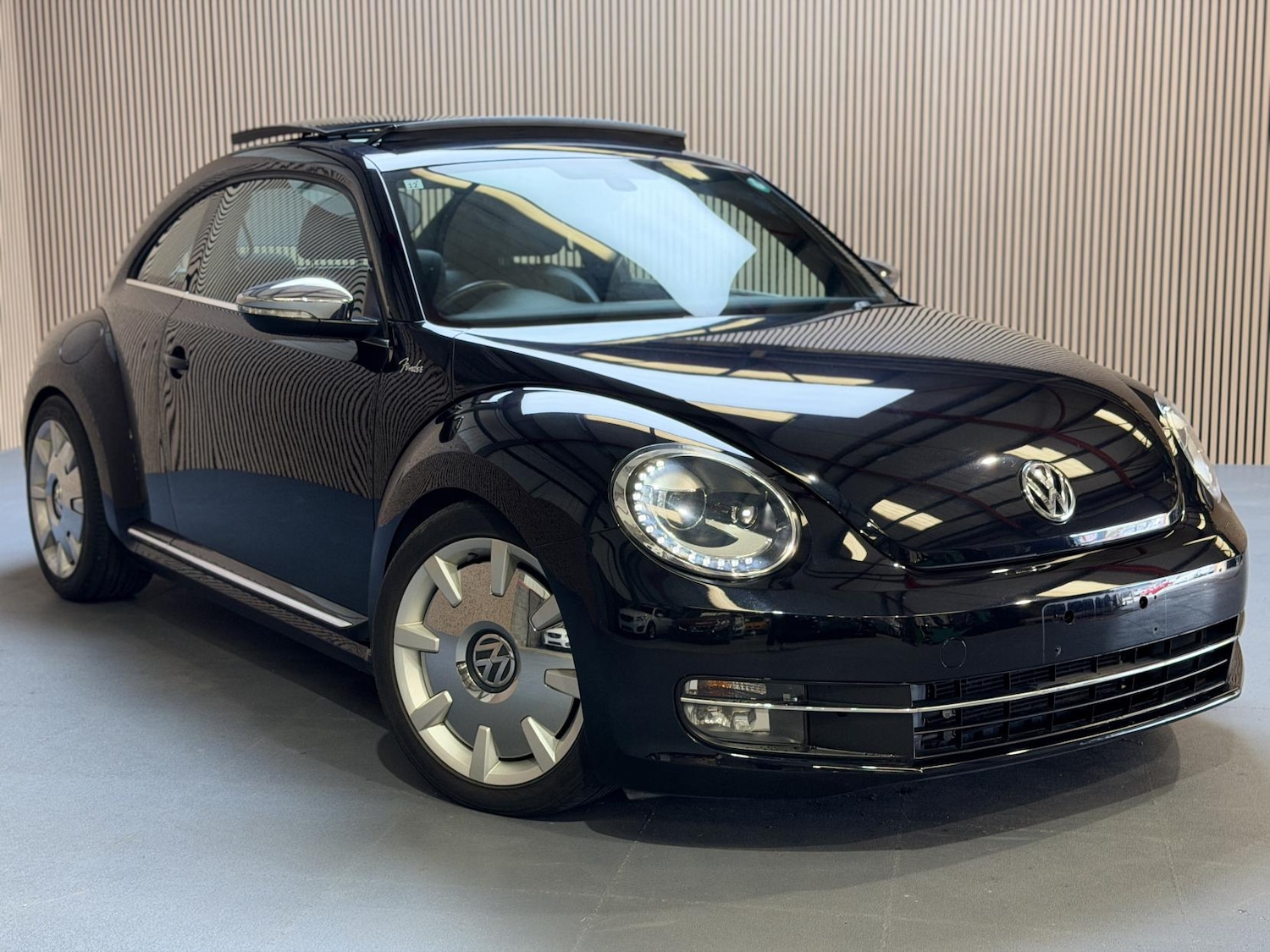 Used Volkswagen Beetle 2013 for sale - 78184129: Photo 1