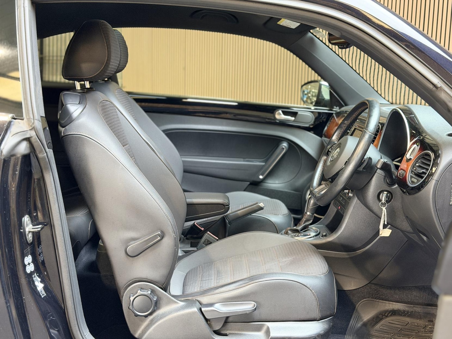 Used Volkswagen Beetle 2013 for sale - 78184129: Photo 14