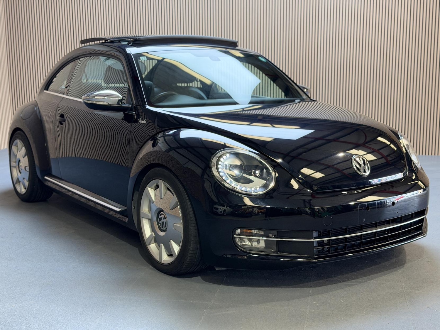 Used Volkswagen Beetle 2013 for sale - 78184129: Photo 4