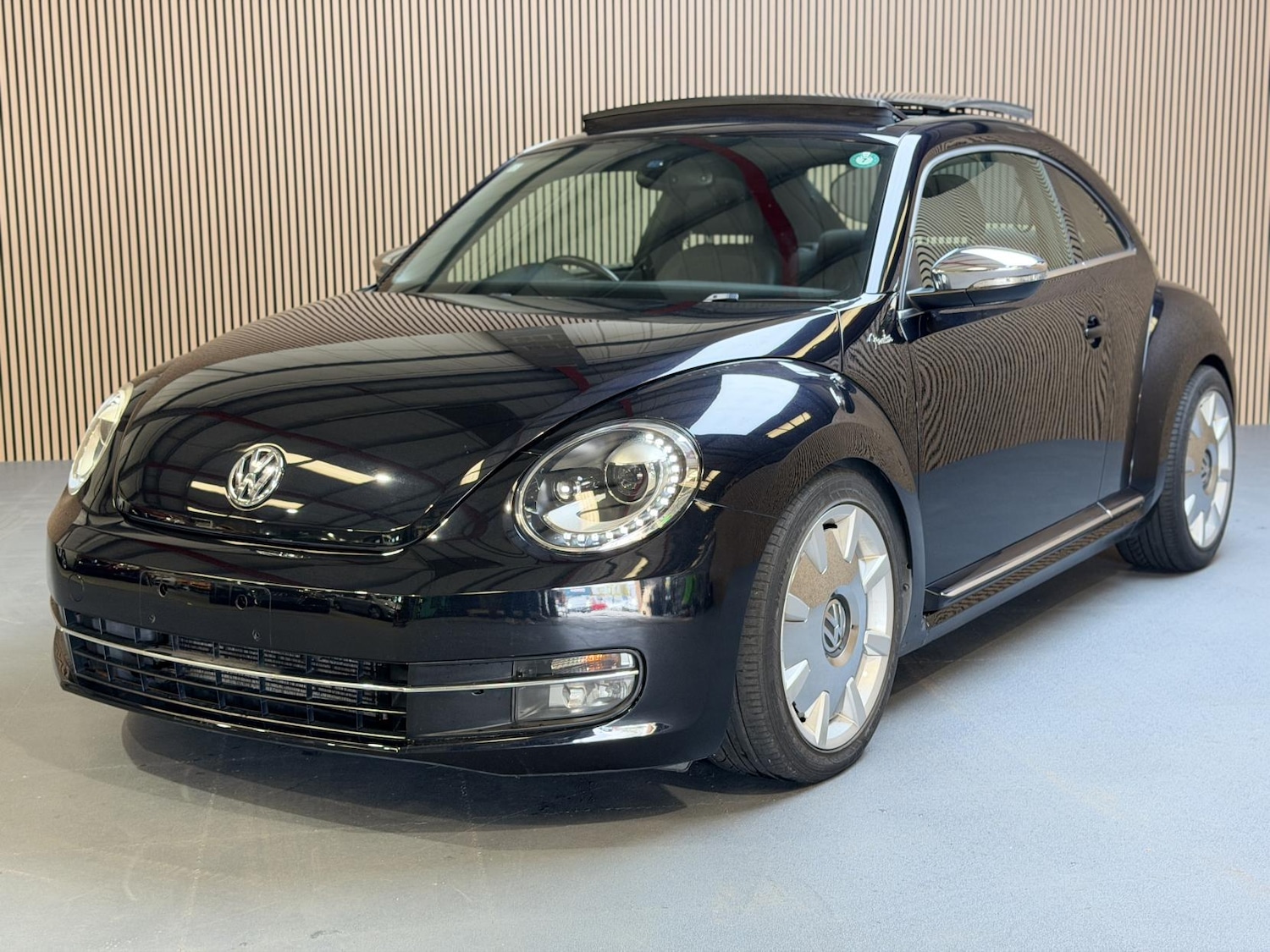 Used Volkswagen Beetle 2013 for sale - 78184129: Photo 5